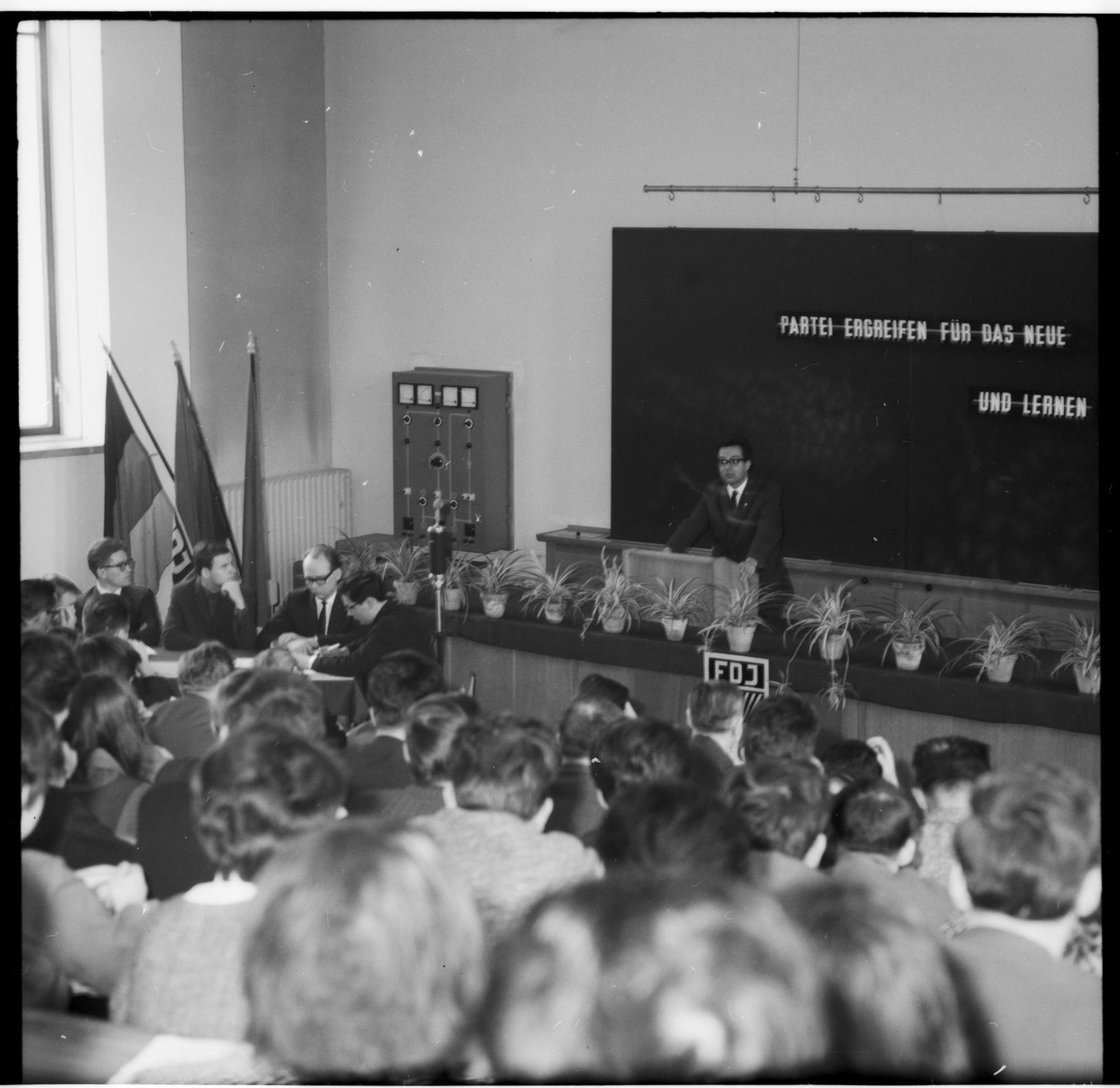 ZFF_1974_N001