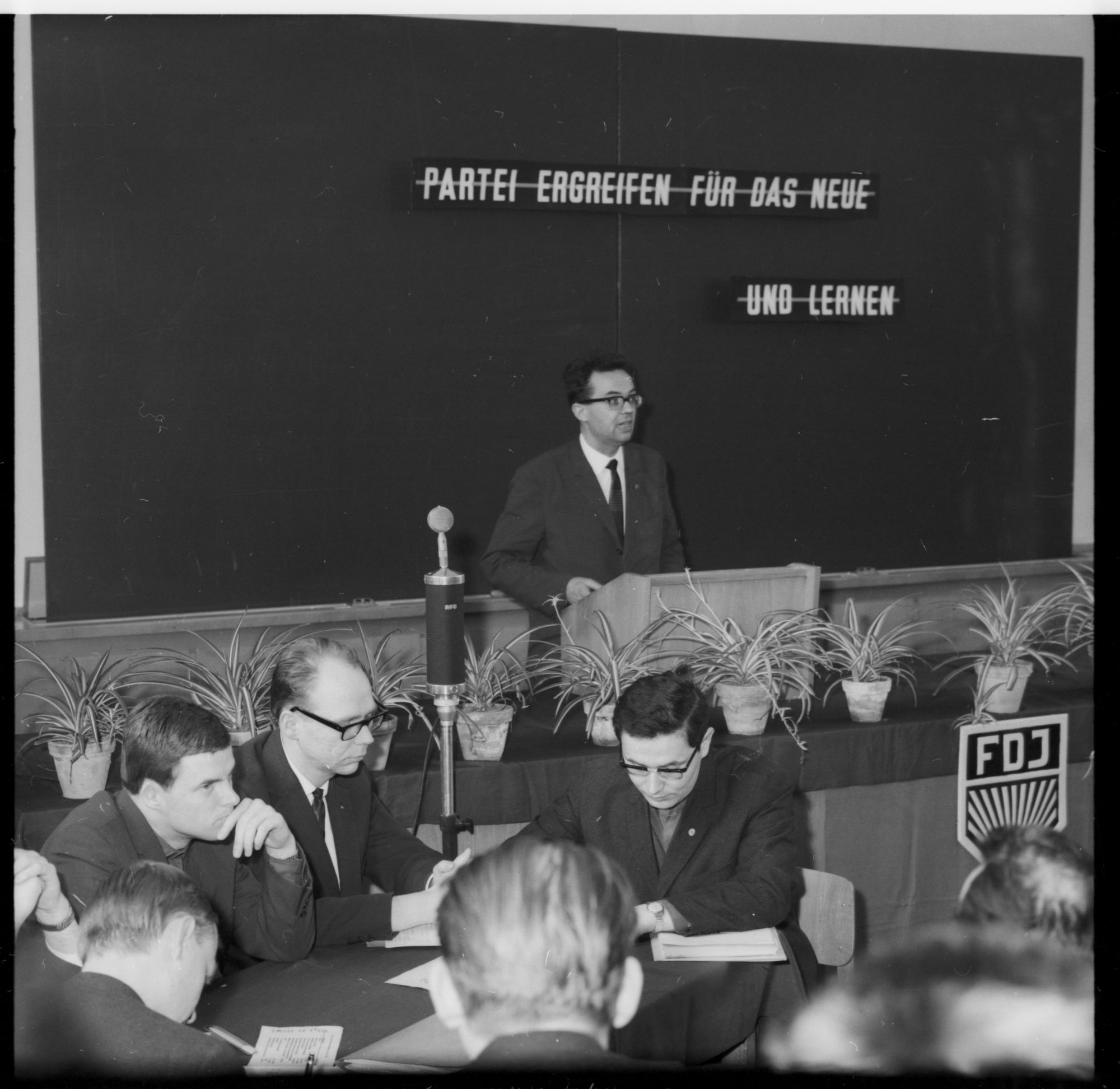ZFF_1974_N009